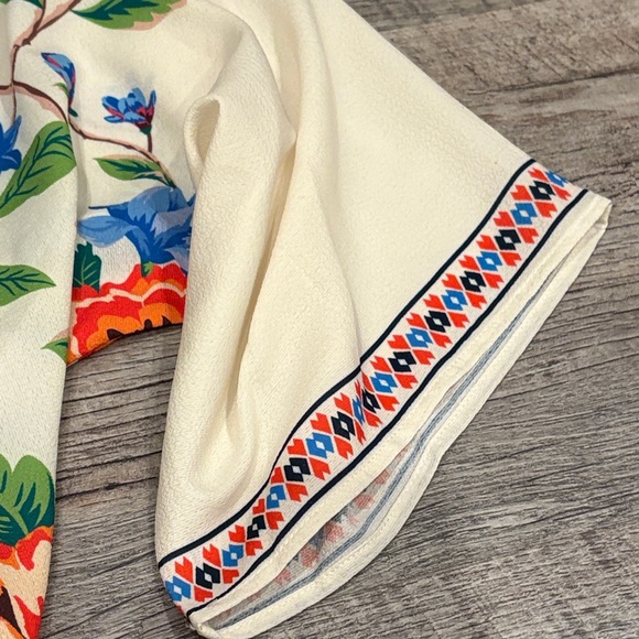 Flying Tomato Cream Floral Blouse~ STUNNING - Picture 7 of 9